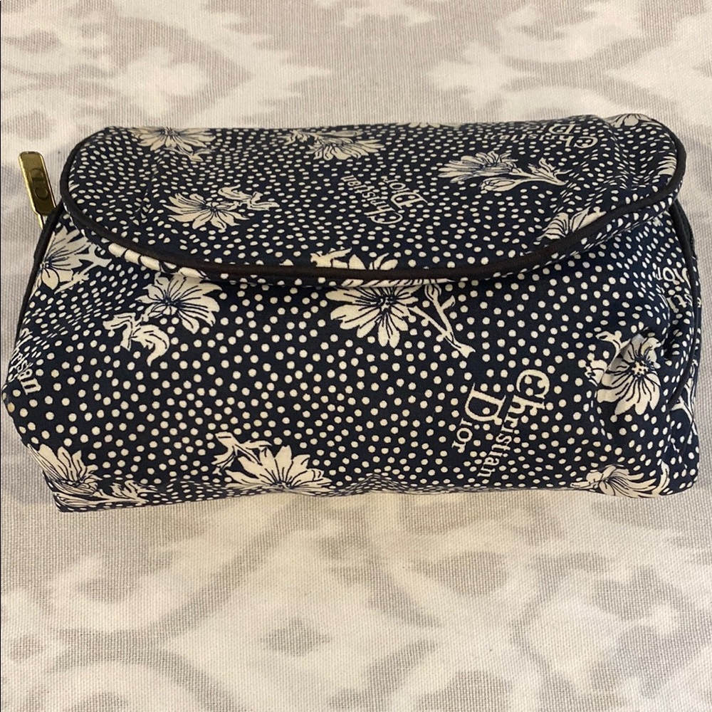 Dior Black and White Cosmetic Bag with Mirror and Elegant Design - Picture 2 of 8